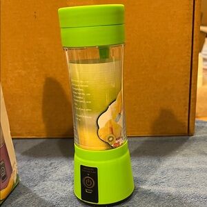 Portable and Rechargeable Green Juice Blender
